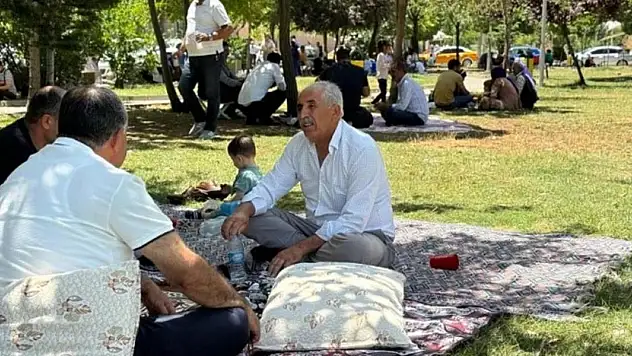 Sıcaklıklar yurt genelinde mevsim normallerinin 6 ila 9 derece üzerine çıkacak
