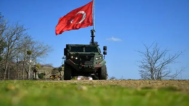 Sınırlarda 6'sı terörist 8 kişi yakalandı