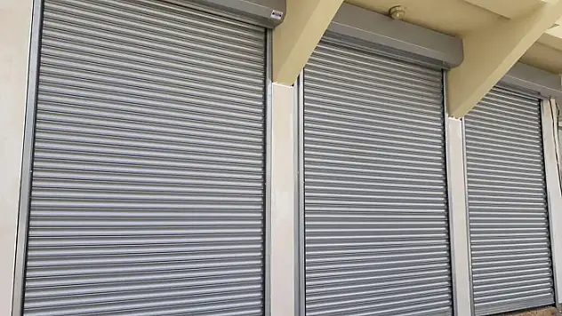 Sırra kadem basan esnaf, depremzede çifti dolandırdı!