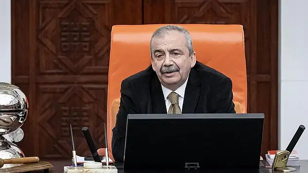 Sırrı Süreyya Önder yoğun bakıma alındı, hayati tehlikesi sürüyor