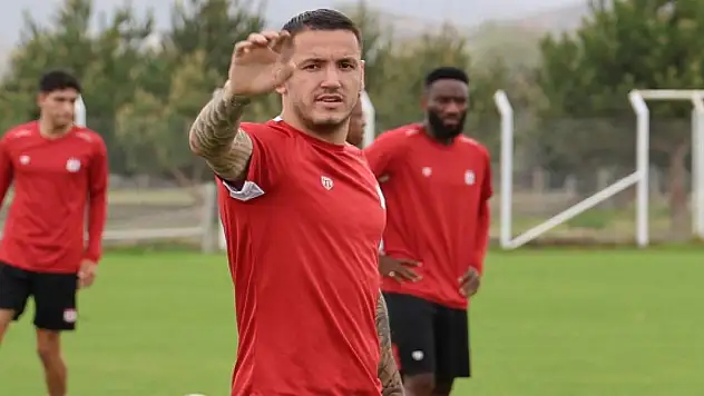 Sivasspor'da Manaj sevinci