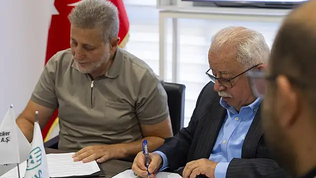 SOBE Vakfı'na Ömer Atiker Holding'ten Araç Bağışı