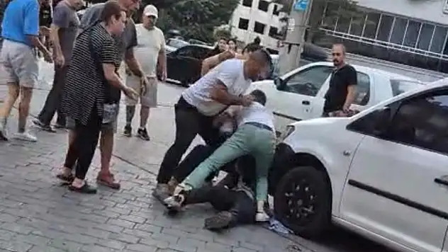 Sokak Ortasında Kan Döküldü! Sırtından Bıçaklandı!