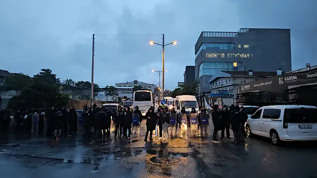 Son dakika: Halk TV'ye inceleme: Polis ekipleri arama yapıyor!
