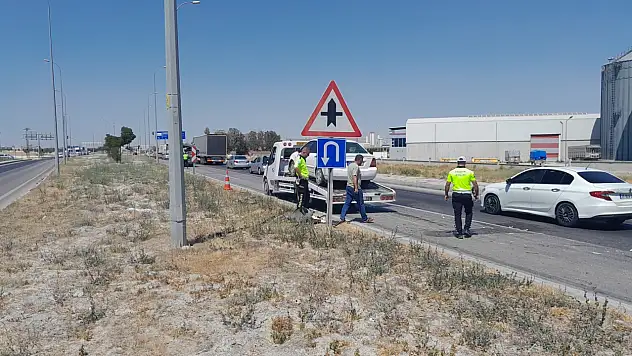 Son dakika: Konya 3 otomobil birbirine girdi trafik kilitlendi: 9 yaralı!