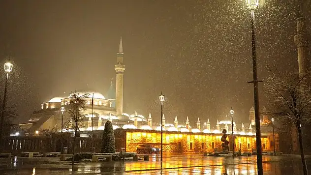 Son Dakika! Konya'ya Nisan Ayında Kar Sürprizi
