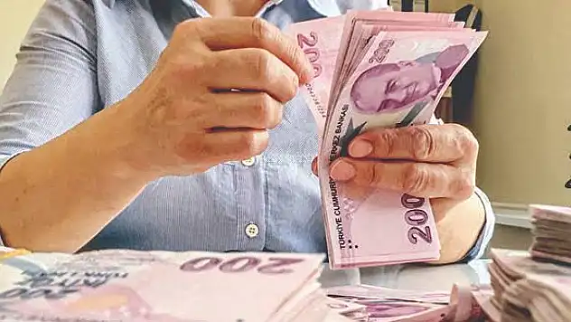 Son dakika! Memur ve emeklilerin zam oranları belli oldu