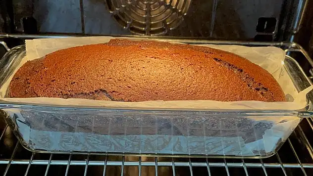 Sönmeyen kek pişirmenin sırrı: 10 adımda pastane usulü kek böyle yapılıyor
