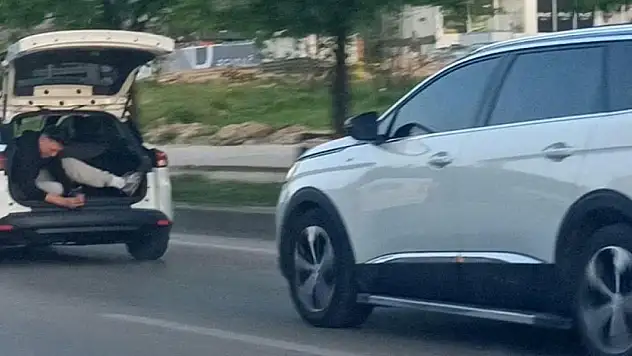 Sosyal medya sevdasına canını hiçe saydı