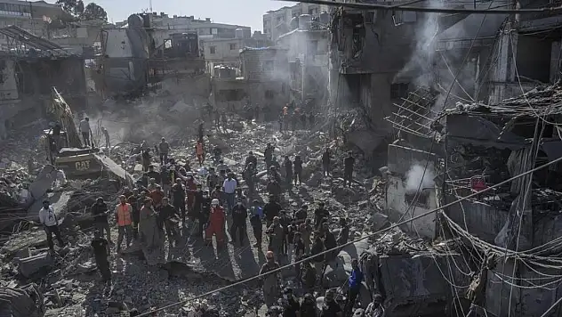 Soykırımcı İsrail ordusu, Lübnan'a son 24 saatte 109 hava saldırısı düzenledi