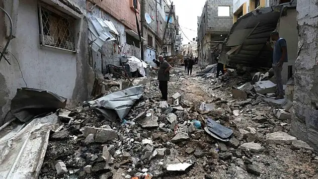 Soykırımcı İsrail, Tulkerim kentindeki saldırılarını 47. gününde sürdürüyor