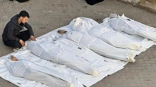 Soykırımcı İsrail'in Gazze'ye saldırılarında ölenlerin sayısı 56 bine ulaştı