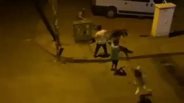 Sözler yetmedi, kaldırım taşı devreye girdi!