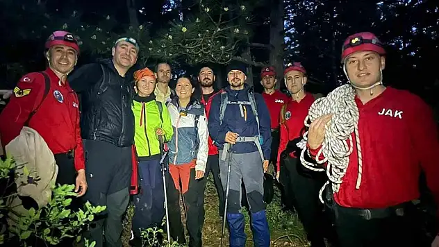 Spil Dağında kaybolan 2 dağcı bulundu