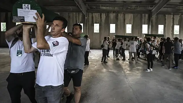 Srebrenitsa Soykırımı'nın 14 kurbanı bugün toprağa verilecek