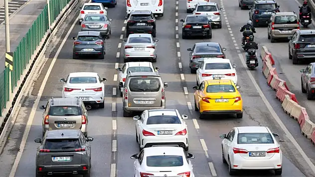 Standart dışı plaka denetimlerinde 1 Nisan'a kadar ceza kesilmeyecek
