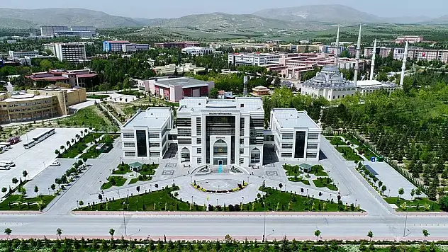 SÜ eğitimde kaliteyi YÖKAK akreditasyonuyla taçlandırdı