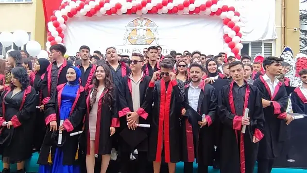 SÜ Huğlu MYO'da mezuniyet heyecanı