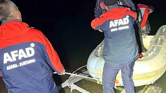 Suda mahsur kalan 5 kişi kurtarıldı