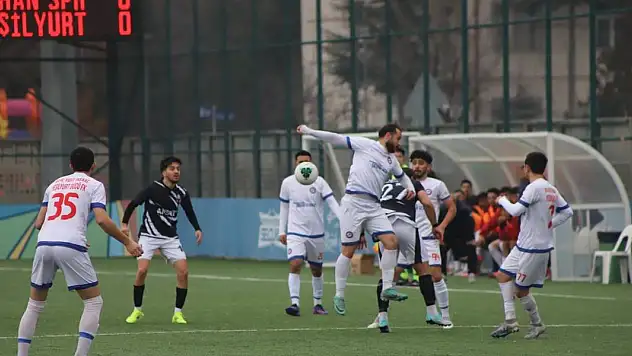 Süper Küme'de play-off yarışı kızıştı