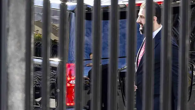Suriye Devlet Başkanı eş-Şara, ABD Başkanı Trump ile bir araya geldi