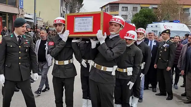 Suriye'de kalp krizinden hayatını kaybeden uzman çavuş Afyon'da toprağa verildi