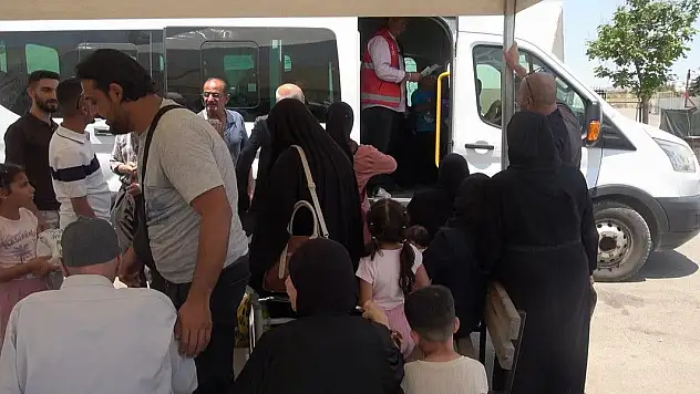 Suriyeli sığınmacıların geri dönüş yolculuğu sürüyor