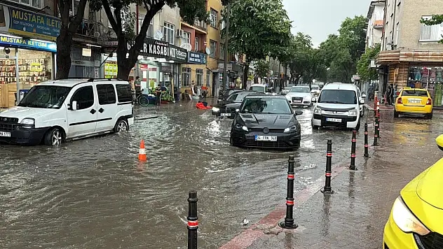 Sürücüler dikkat: Konya'da kuvvetli yağış sonrası o güzergahlar trafiğe kapatıldı!