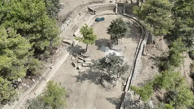Syedra Antik Kenti'nde 1800 yıllık stadyum bulundu