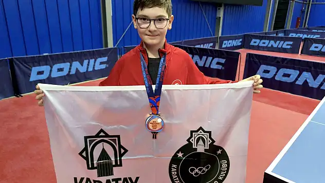 Tahir Efe Şahin Kazakistan'dan bronz madalya ile döndü