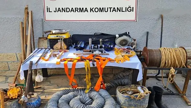 Tarihi eser kaçakçıları suçüstü yakalandı