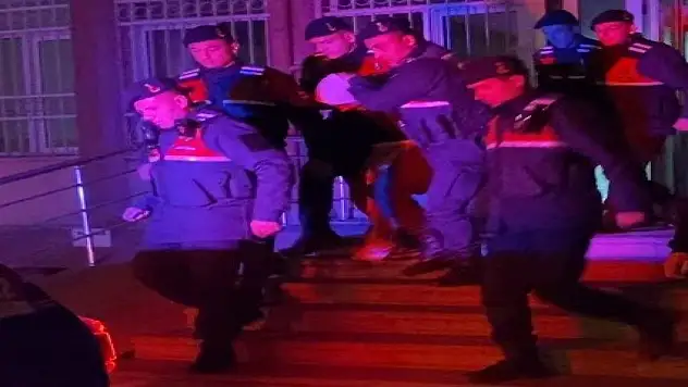 Tartıştığı kişiyi bıçaklayarak öldüren şüpheli tutuklandı
