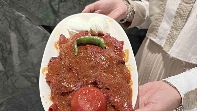 Tatilcilerin yeni gözdesi sucuk döner