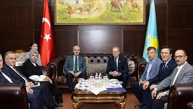 TBMM Başkanı Kurtulmuş, Kazakistan'a geldi