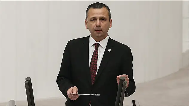 TBMM'de kürsüye zarar veren eski milletvekili Erbay, tazminat ödeyecek!
