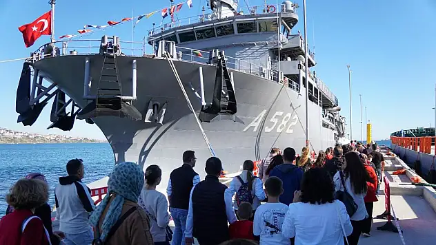 TCG Alemdar ziyarete açıldı
