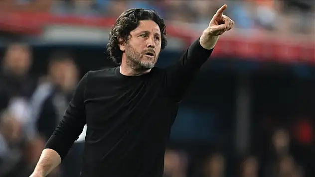 Tekke, Konyaspor maçı öncesi istifanın eşiğinden dönmüş!