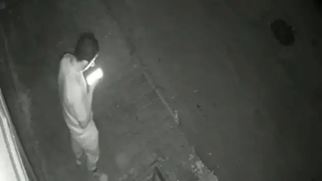 Telefona bakarken mazgala düştü