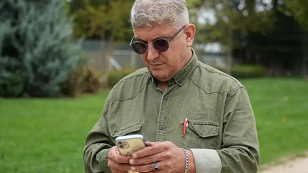 Telefonla konuştuğu esnada 48 bin lirası buhar oldu