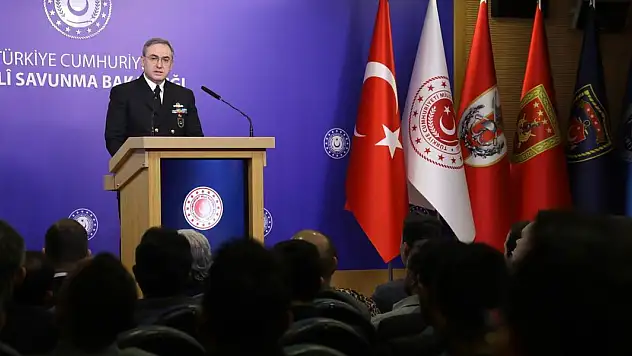 Terör örgütünün barınma alanlarına havadan Türkçe, Kürtçe ve Arapça bildiri!