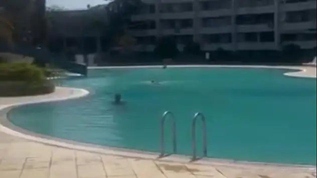 Tesettürlü kadını havuza almadığı iddia edilen görevli tutuklandı