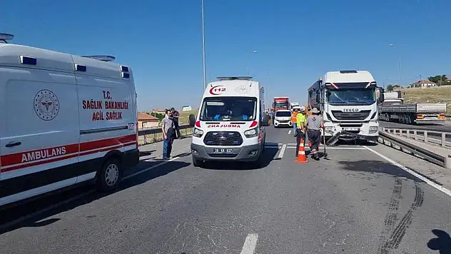 Tırdan dökülen malzeme zincirlemeye kazaya neden oldu: 11 yaralı