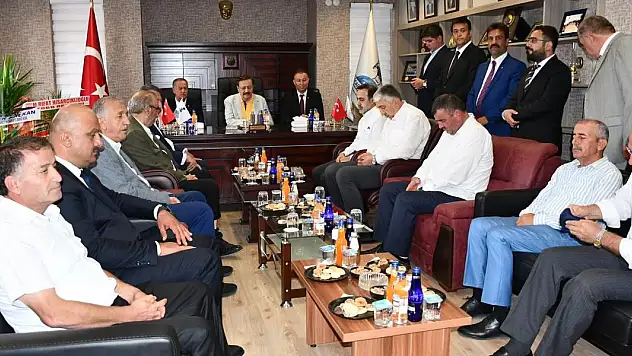 TOBB Başkanı Hisarcıklıoğlu'ndan Akşehir'e taziye ziyareti