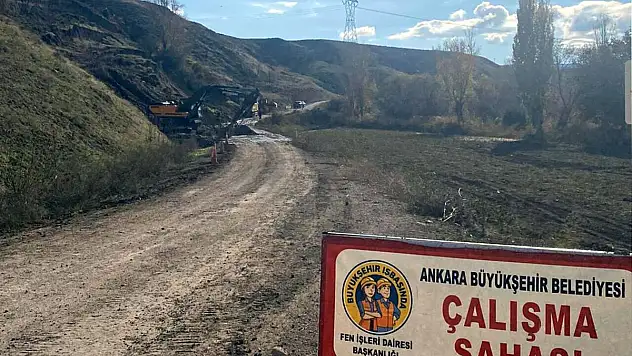 Toprak kayması nedeniyle mahalle bağlantı yolu ulaşıma kapandı