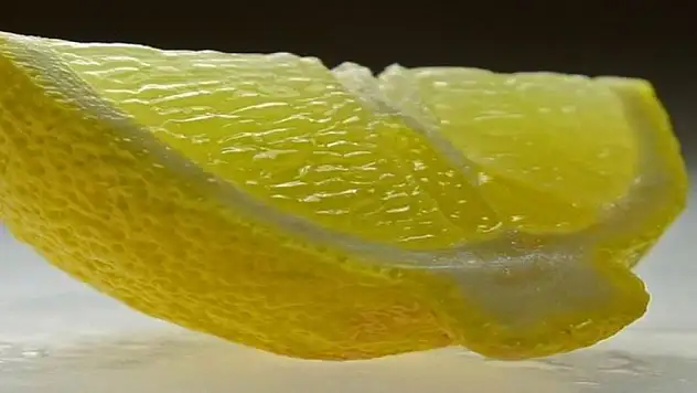 Topuğunuza limon sürün ve bekleyin! Topuğa limon sürmenin şaşırtıcı etkisi