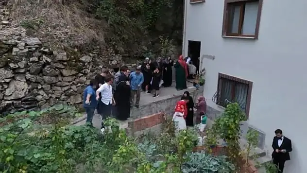 Trabzon'da kana bulanan gelin alma merasimindeki silah atma anları böyle görüntülendi