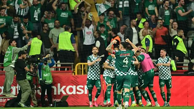 Trabzonspor, Konyaspor'un iki oyuncusundan vazgeçti