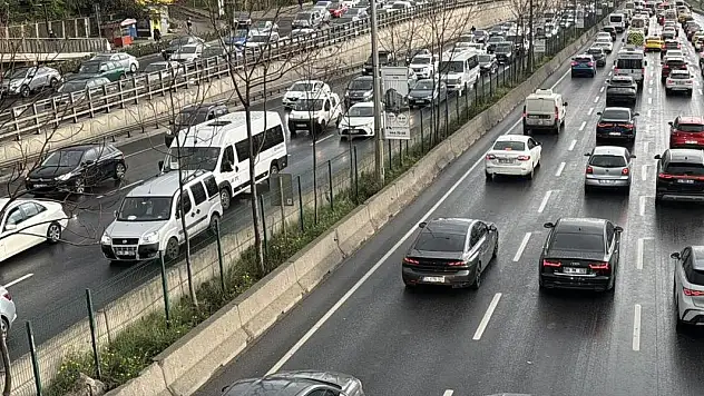 Trafiğe ağustosta 215 bin 130 aracın kaydı yapıldı