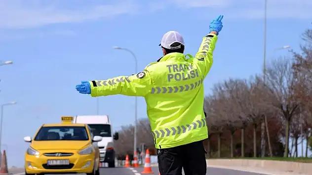 Trafik ekipleri 1 haftada 3,5 milyondan fazla aracı denetledi