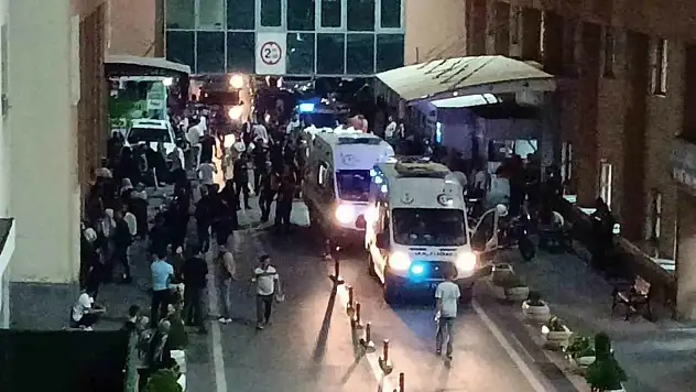 Trafik kazası sonrası bıçaklı kavga: 2 yaralı